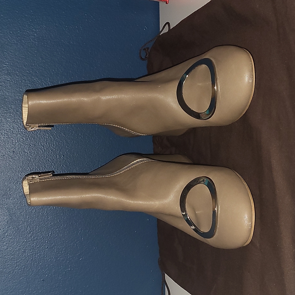 FINAL PRICE💖 MIISTA Boots Size 7.5